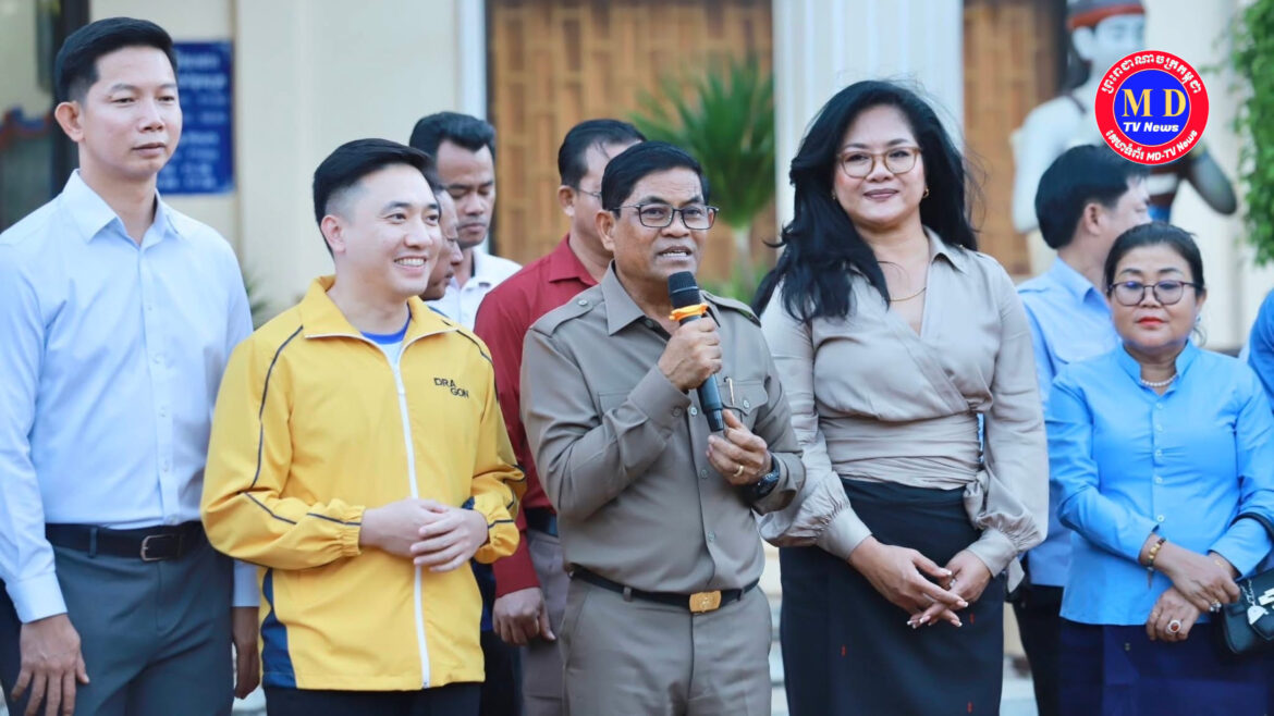 ប្រជាពលរដ្ឋភៀសសឹកចំនួន៩៥គ្រួសារ ទទួលបានអំណោយសប្បុរសធម៌ពី ឯកឧត្តម ញ៉ែម សំអឿន អភិបាលខេត្តរតនគិរី និងលោកជំទាវ